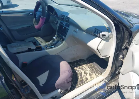 2006 Mercedes-Benz C 230 Sport из США, поврежденный, VIN WDBRF52H06F748547